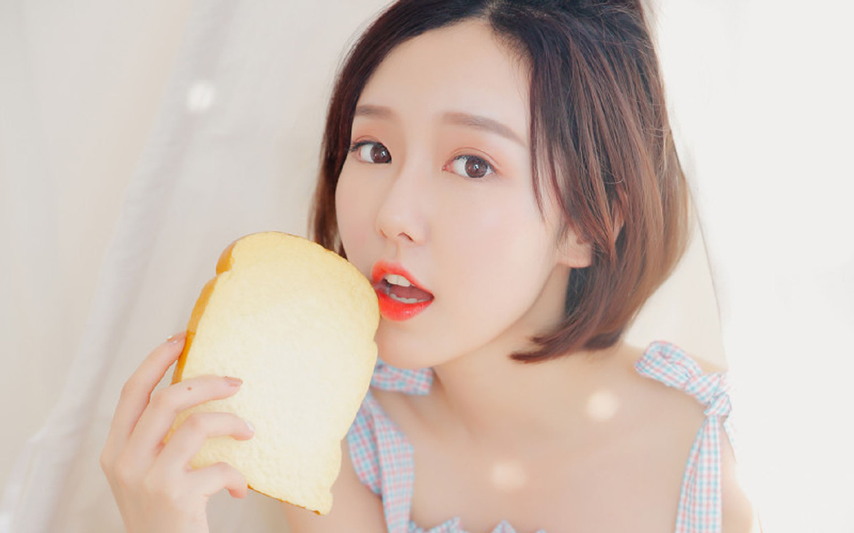 曼联内部视频记录更衣室温情瞬间，曼联的视频