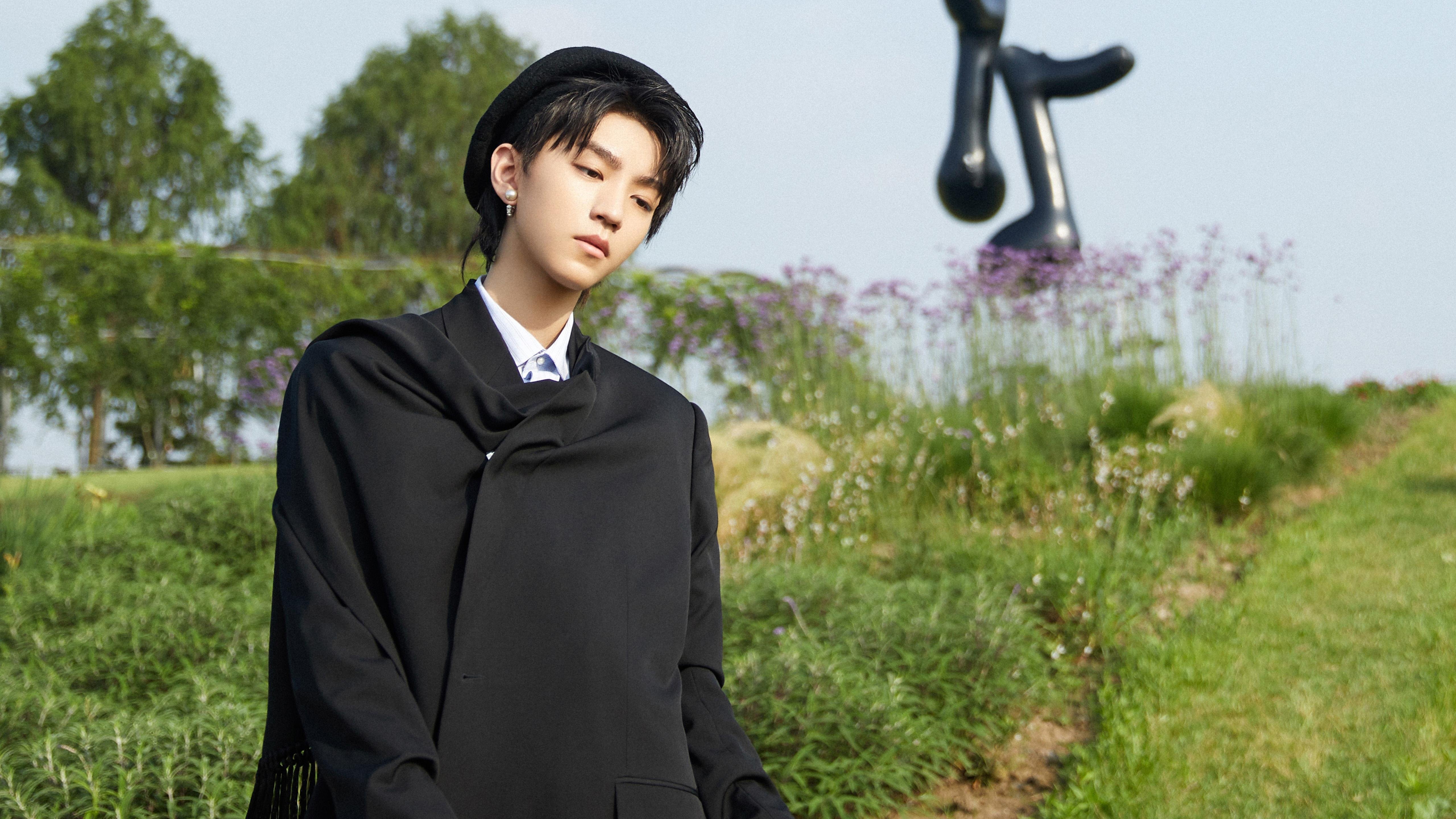 AYX官网-穆里尼奥参观博物馆回顾执教历程，穆里尼奥专题视频