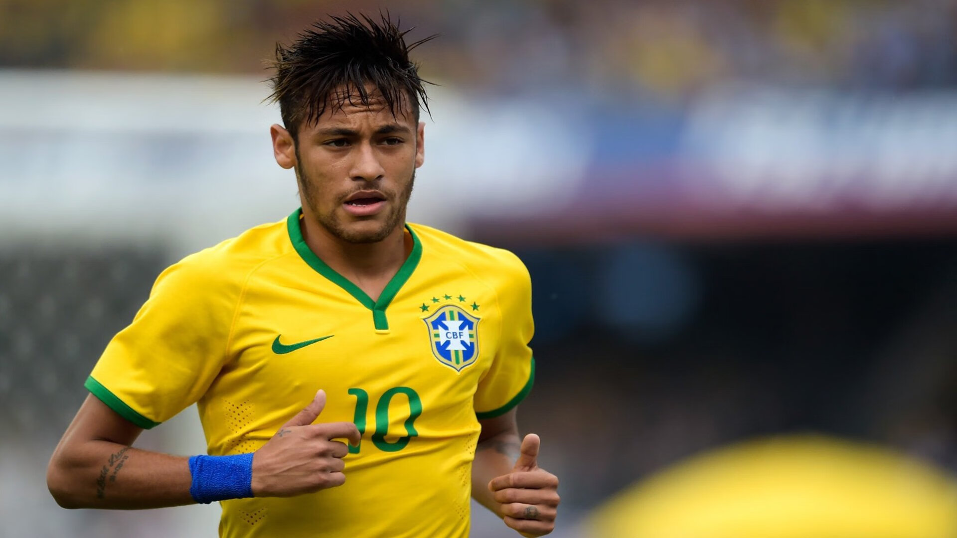 爱游戏体育平台-足球产业创新孵化基地在多地落地，带动区域经济发展，足球产业政策